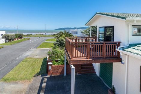 Photo of property in 3 Toru Road, Paraparaumu Beach, Paraparaumu, 5032
