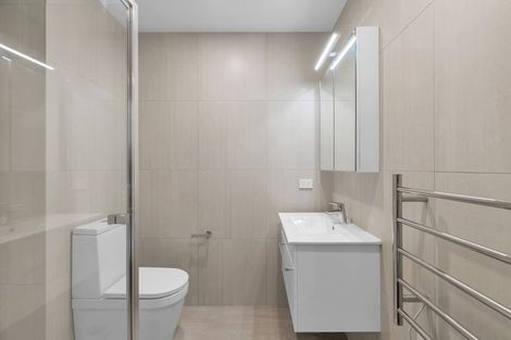 Photo of property in 25 Potter Avenue, Northcote, Auckland, 0627