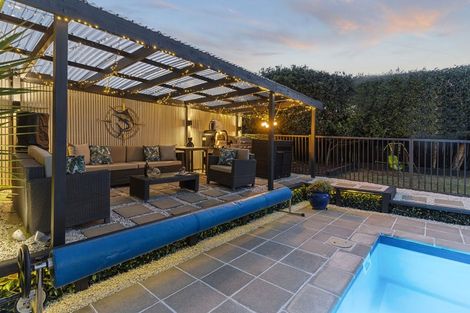 Photo of property in 21 Fratley Avenue, Farm Cove, Auckland, 2012
