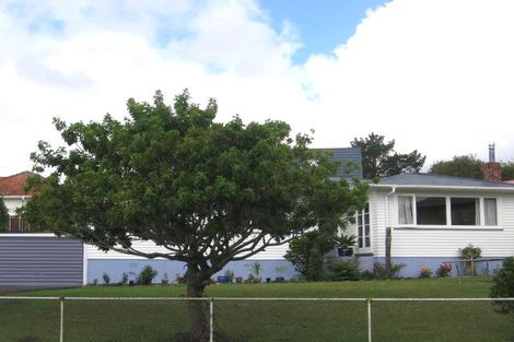 Photo of property in 26 Chilcott Road, Henderson, Auckland, 0612