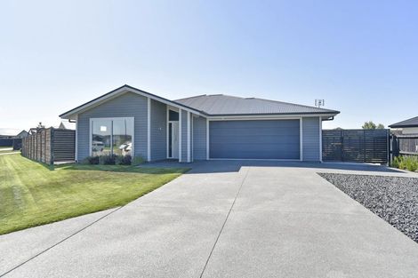 Photo of property in 35 Koura Drive, Rangiora, 7400