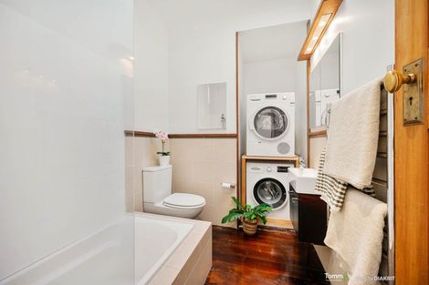 Photo of property in 4 Raroa Crescent, Northland, Wellington, 6012