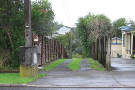 Photo of property in 26a/1 Woodglen Road, Glen Eden, Auckland, 0602