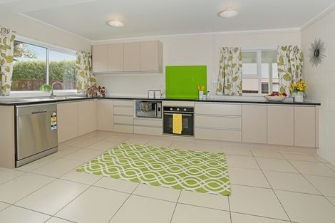 Photo of property in 17 Statesman Street, Henderson, Auckland, 0612