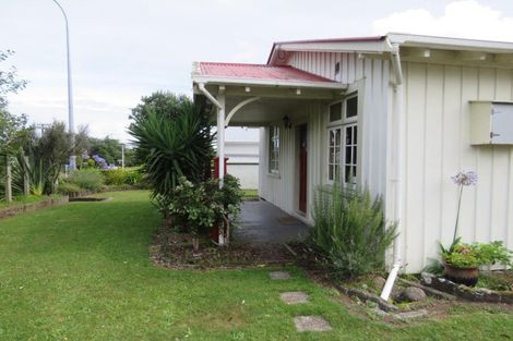 Photo of property in 83 Mangorei Road, Strandon, New Plymouth, 4312