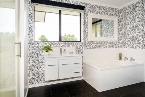 Photo of property in 57 Puflett Road, Havelock North, 4130