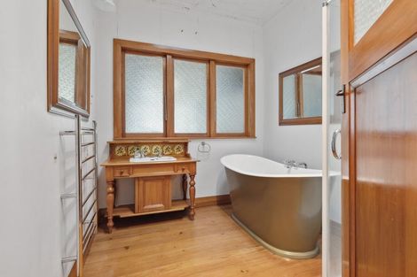 Photo of property in 355 High Street, Hawera, 4610