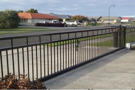 Photo of property in 109 Hutchinsons Road, Bucklands Beach, Auckland, 2014