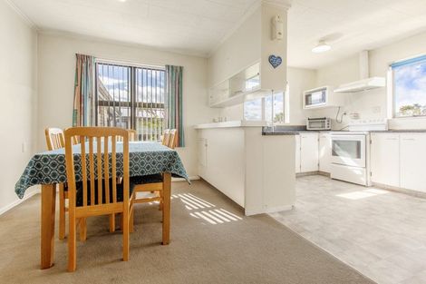 Photo of property in 4 Leeton Drive, Waipukurau, 4200