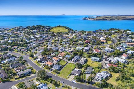Photo of property in 47 Ferry Road, Arkles Bay, Whangaparaoa, 0932