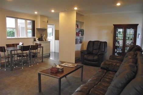 Photo of property in 10 Mcclintock Road, Massey, Auckland, 0614