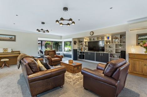Photo of property in 10 Sunninghurst Drive, Fairfield, Dunedin, 9018
