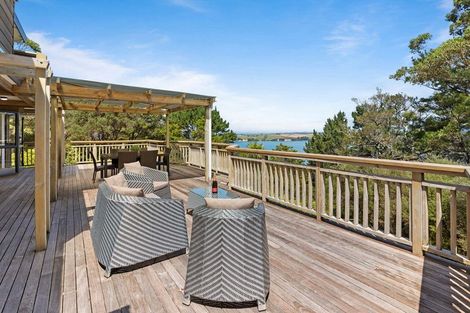 Photo of property in 150 Wade River Road, Wade Heads, Whangaparaoa, 0932