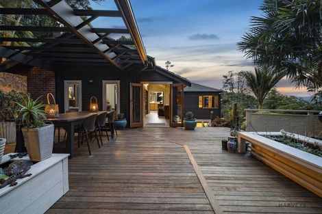 Photo of property in 27 Scenic Drive, Titirangi, Auckland, 0604