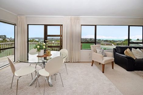Photo of property in 4a Tower Hill, Stanmore Bay, Whangaparaoa, 0930
