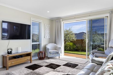 Photo of property in 4 Tuhua Close, Wharewaka, Taupo, 3330
