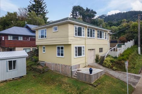 Photo of property in 1 Rimu Street, Tawa, Wellington, 5028