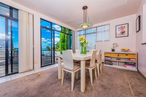 Photo of property in 38 Luckens Road, West Harbour, Auckland, 0618