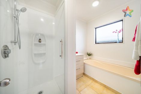 Photo of property in 39a Birdwood Road, Waterloo, Lower Hutt, 5011