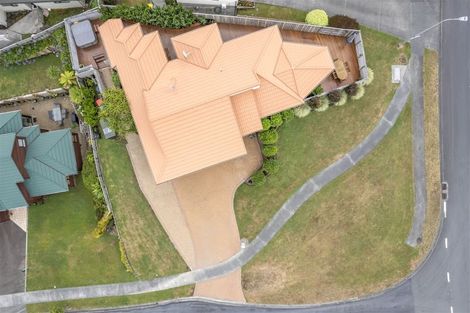 Photo of property in 2 Navigation Drive, Whitby, Porirua, 5024