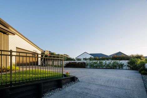 Photo of property in 16 Rose Berry Crescent, Flagstaff, Hamilton, 3210