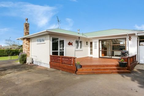 Photo of property in 22 Sandspit Road, Waiuku, 2123