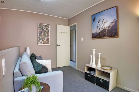 Photo of property in 22b Hillside Drive, Maoribank, Upper Hutt, 5018