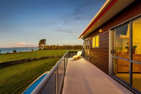 Photo of property in 957 Main Road North, Onaero, Waitara, 4383