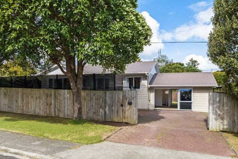 Photo of property in 17 Brandon Road, Manly, Whangaparaoa, 0930