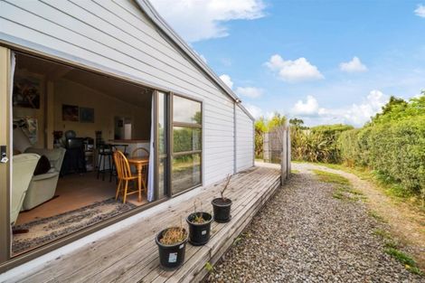 Photo of property in 21 Falstaff Street, Stratford, 4332