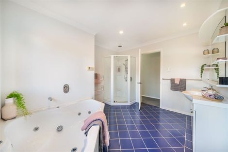 Photo of property in 70 Samwell Drive, Whitby, Porirua, 5024