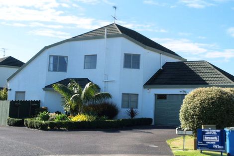 Photo of property in 2/12 Mount Blanc Place, Northpark, Auckland, 2013