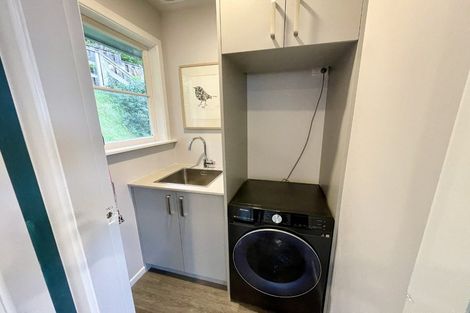 Photo of property in 19 Salford Street, Newlands, Wellington, 6037