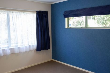 Photo of property in 9 Amokura Street, Waikanae, 5036