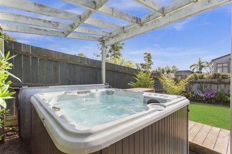Photo of property in 121 Forrest Hill Road, Forrest Hill, Auckland, 0620