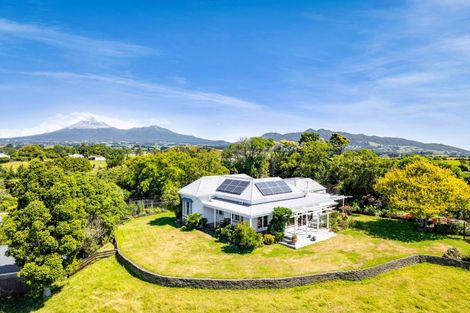 Photo of property in 568 South Road, Omata, New Plymouth, 4374