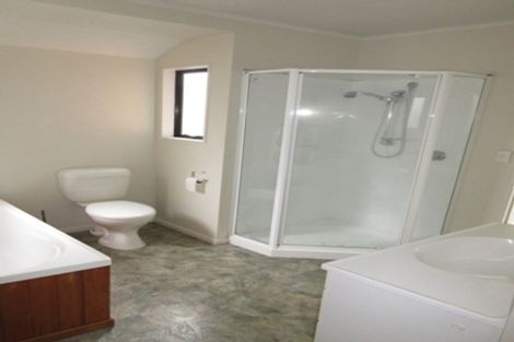 Photo of property in 15u6 Glanmire Road, Newlands, Wellington, 6037