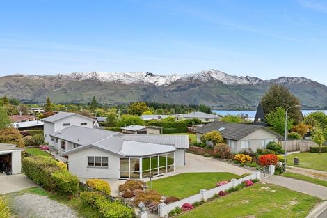 Photo of property in 27 Hunter Crescent, Wanaka, 9305