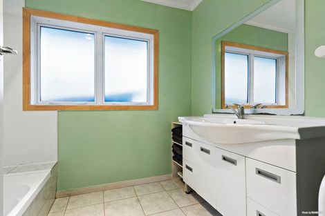 Photo of property in 8 Border Road, Henderson, Auckland, 0612