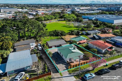 Photo of property in 47 Newington Road, Henderson, Auckland, 0612