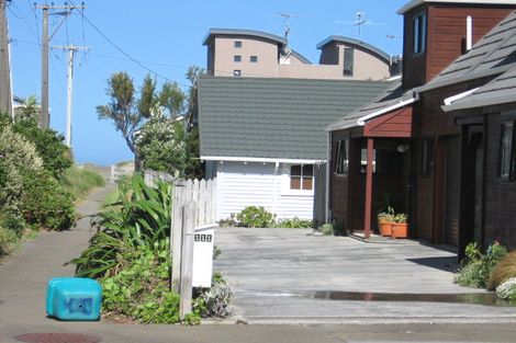 Photo of property in 111b Apu Crescent, Lyall Bay, Wellington, 6022
