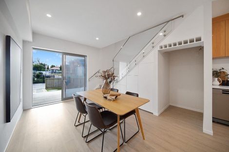 Photo of property in 3 Farranfore Road, Opaheke, Papakura, 2113