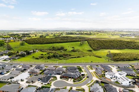 Photo of property in 8 Manawaroa Close, Grandview Heights, Hamilton, 3200