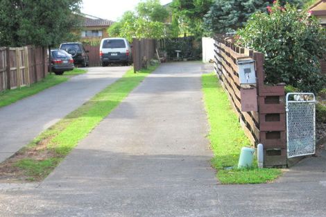 Photo of property in 2/72 Sunderlands Road, Half Moon Bay, Auckland, 2012
