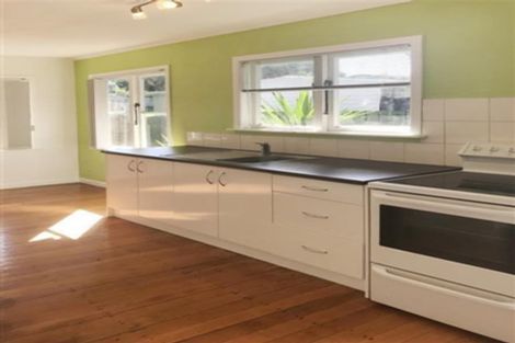 Photo of property in 11 Surrey Street, Manurewa, Auckland, 2102