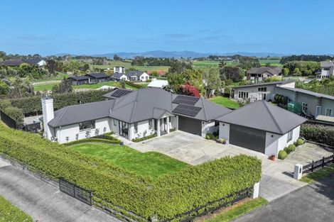 Photo of property in 12 Calderwood Close, Waiuku, 2123