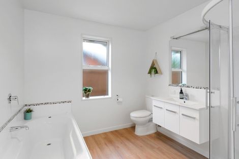 Photo of property in 37 Davaar Crescent, Broomfield, Christchurch, 8042