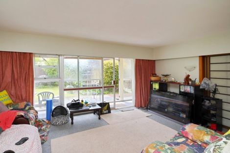 Photo of property in 23 Crofton Road, Harewood, Christchurch, 8051