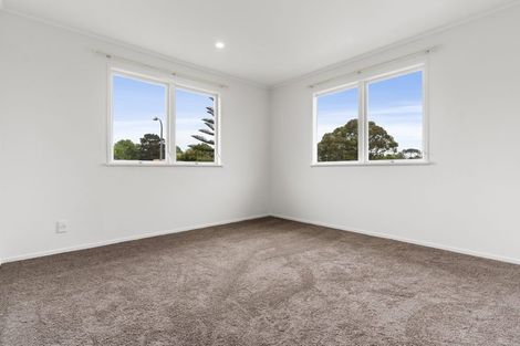 Photo of property in 19 Minaret Drive, Bucklands Beach, Auckland, 2014