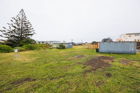 Photo of property in 23 Marine Parade South, Foxton Beach, Foxton, 4815